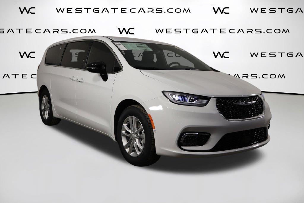 New 2026 Chrysler Pacifica Select FWD image 44