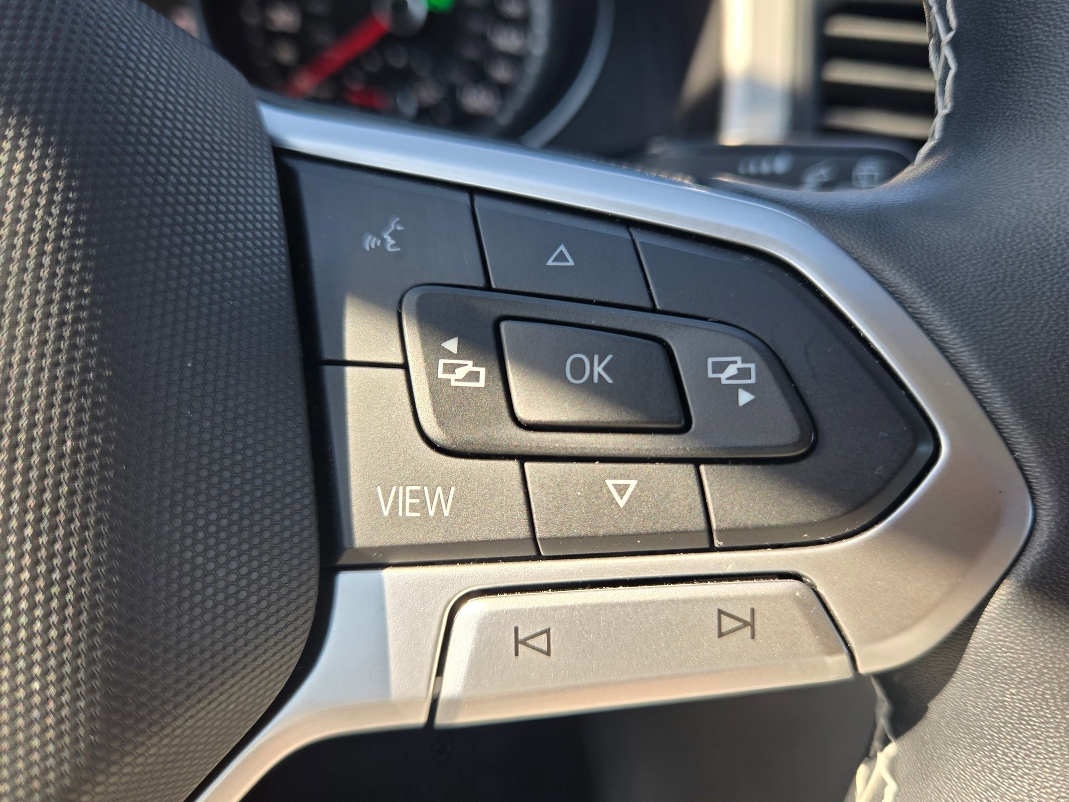 Used 2021 Volkswagen Atlas SE image 24