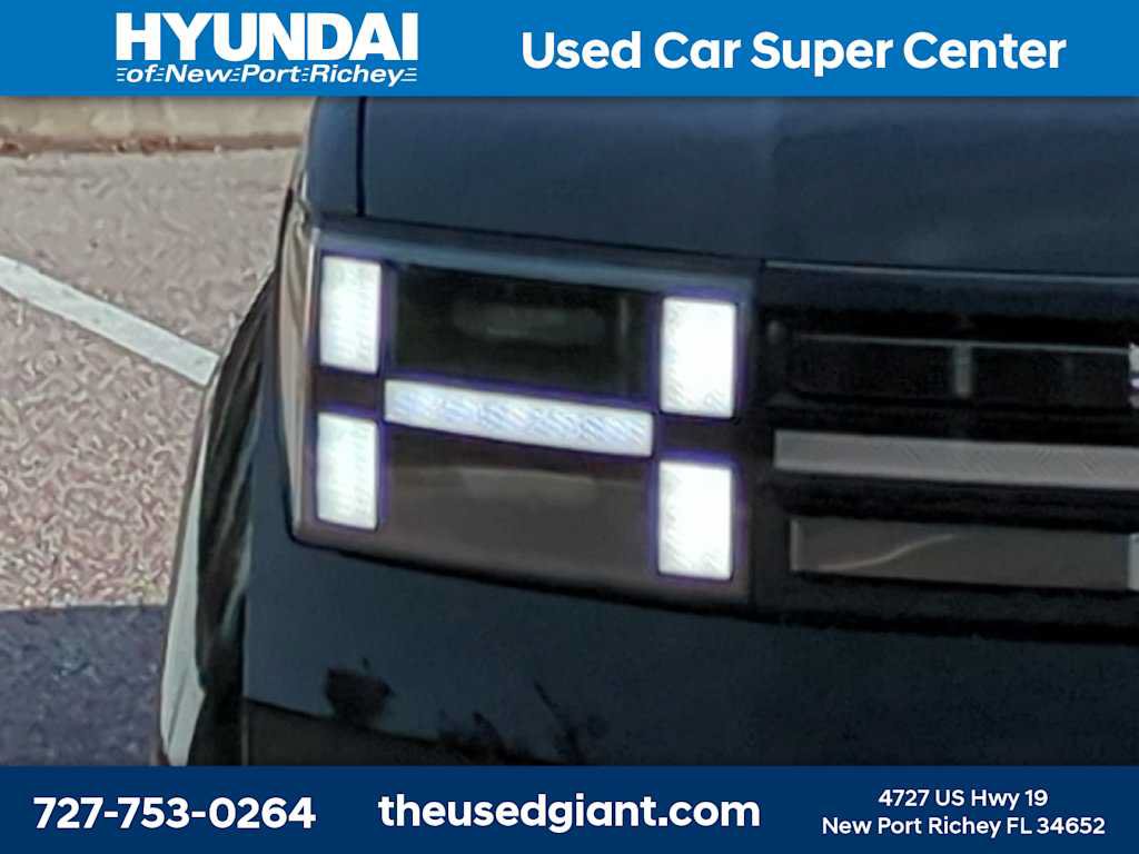 Certified 2025 Hyundai Santa Fe Limited FWD image 9