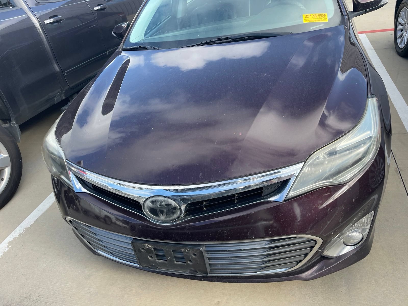 Used 2014 Toyota Avalon Limited w/ Technology Package FWD image 2