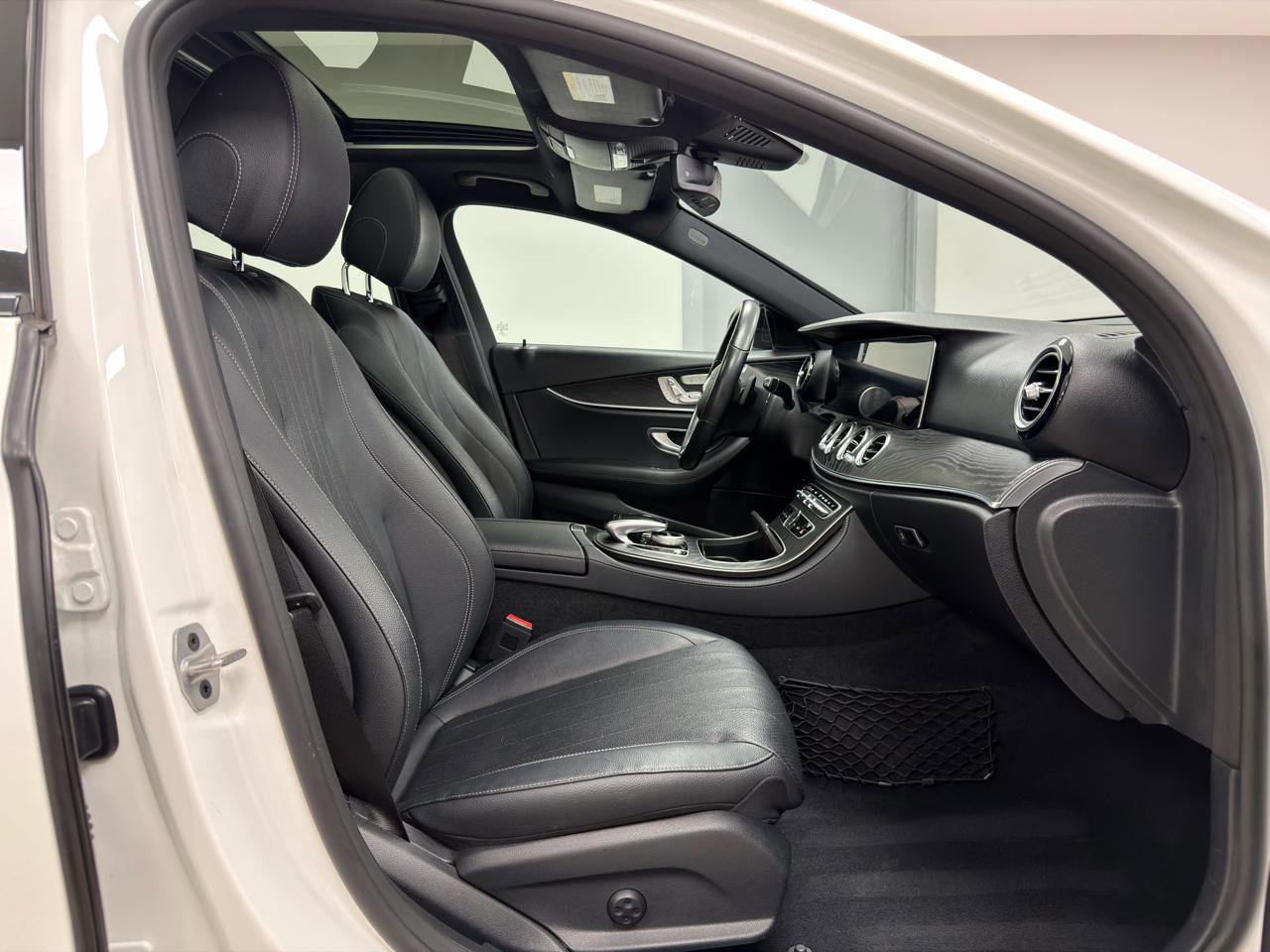 Used 2020 Mercedes-Benz E 350 E 350 4MATIC Sedan w/ Parking Assistance Package image 10