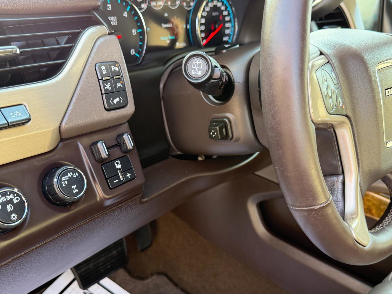 Used 2017 GMC Yukon Denali w/ Open Road Package AWD/4WD image 91