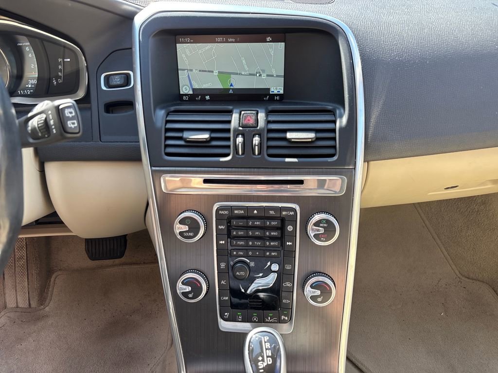 Used 2015 Volvo XC60 T5 Platinum image 23