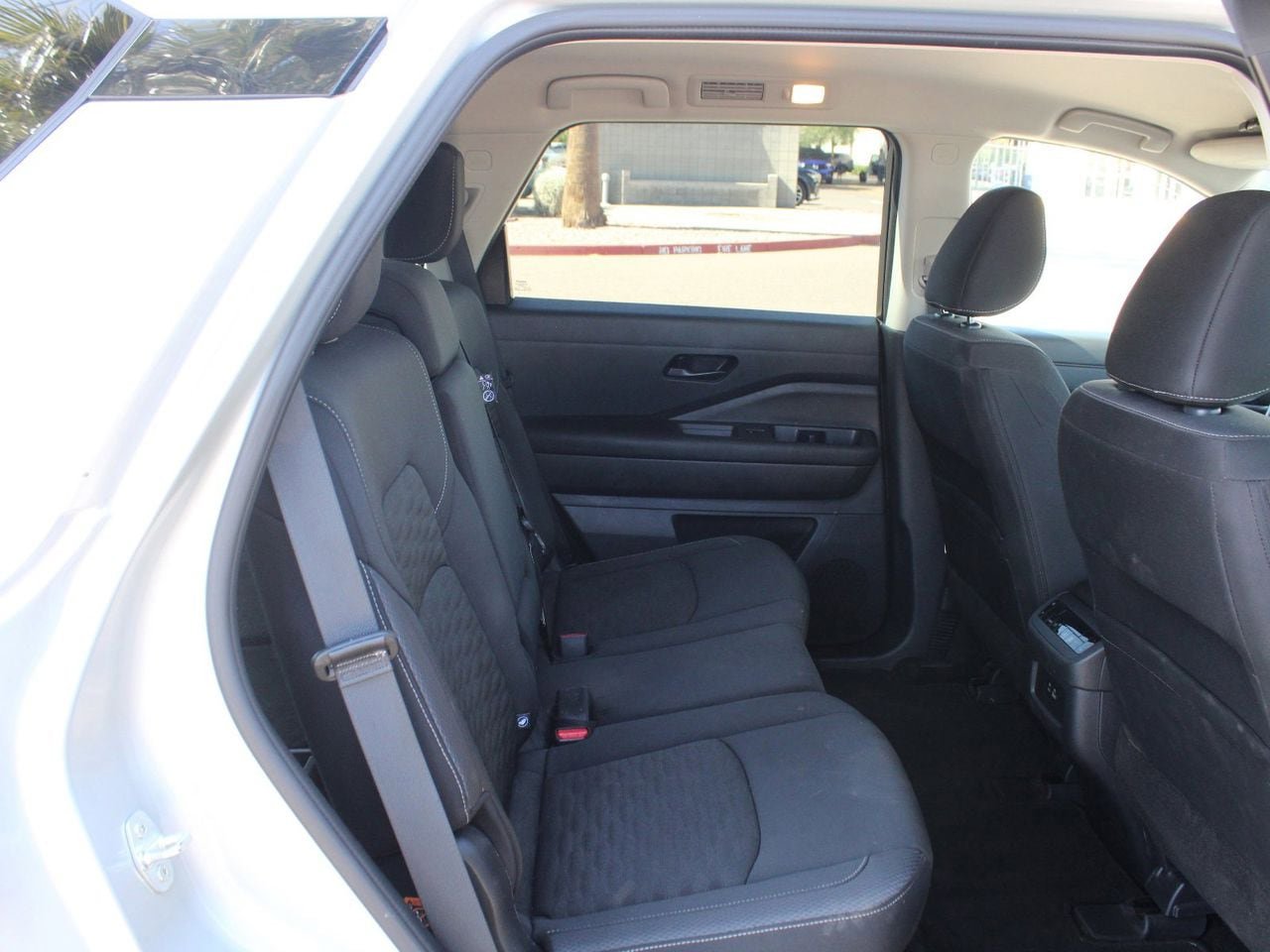 Used 2025 Nissan Pathfinder SV AWD/4WD image 12