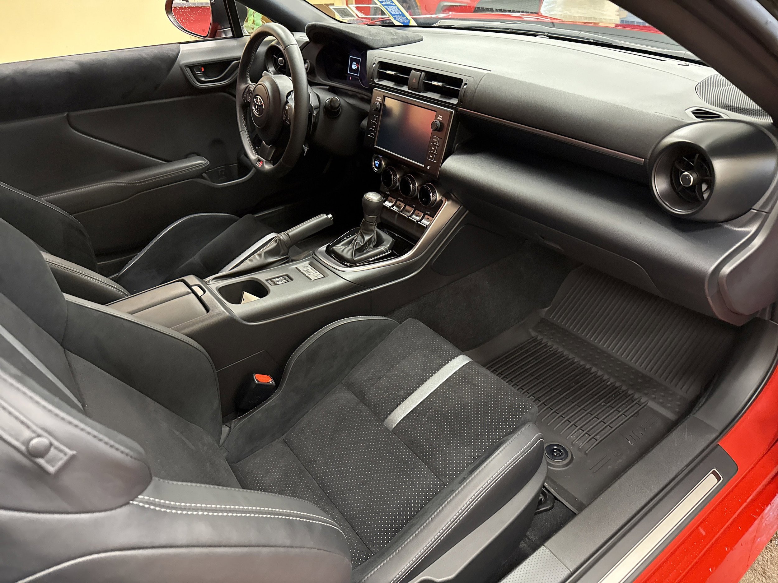 Used 2023 Toyota GR86 Premium w/ ALL Weather Mat Package (TMS) RWD image 19