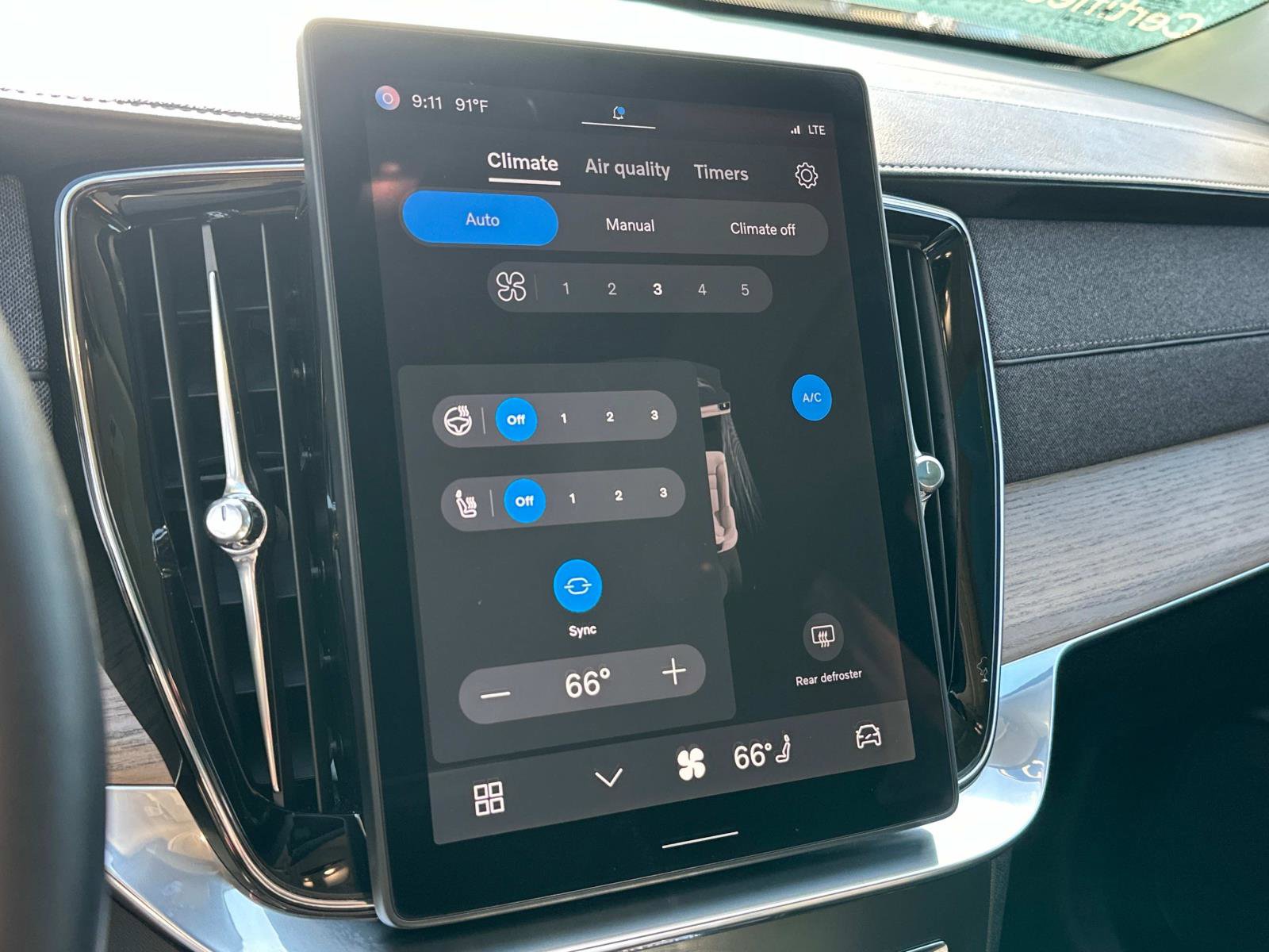 Certified 2025 Volvo XC90 B5 Core w/ Protection Package Premier image 12