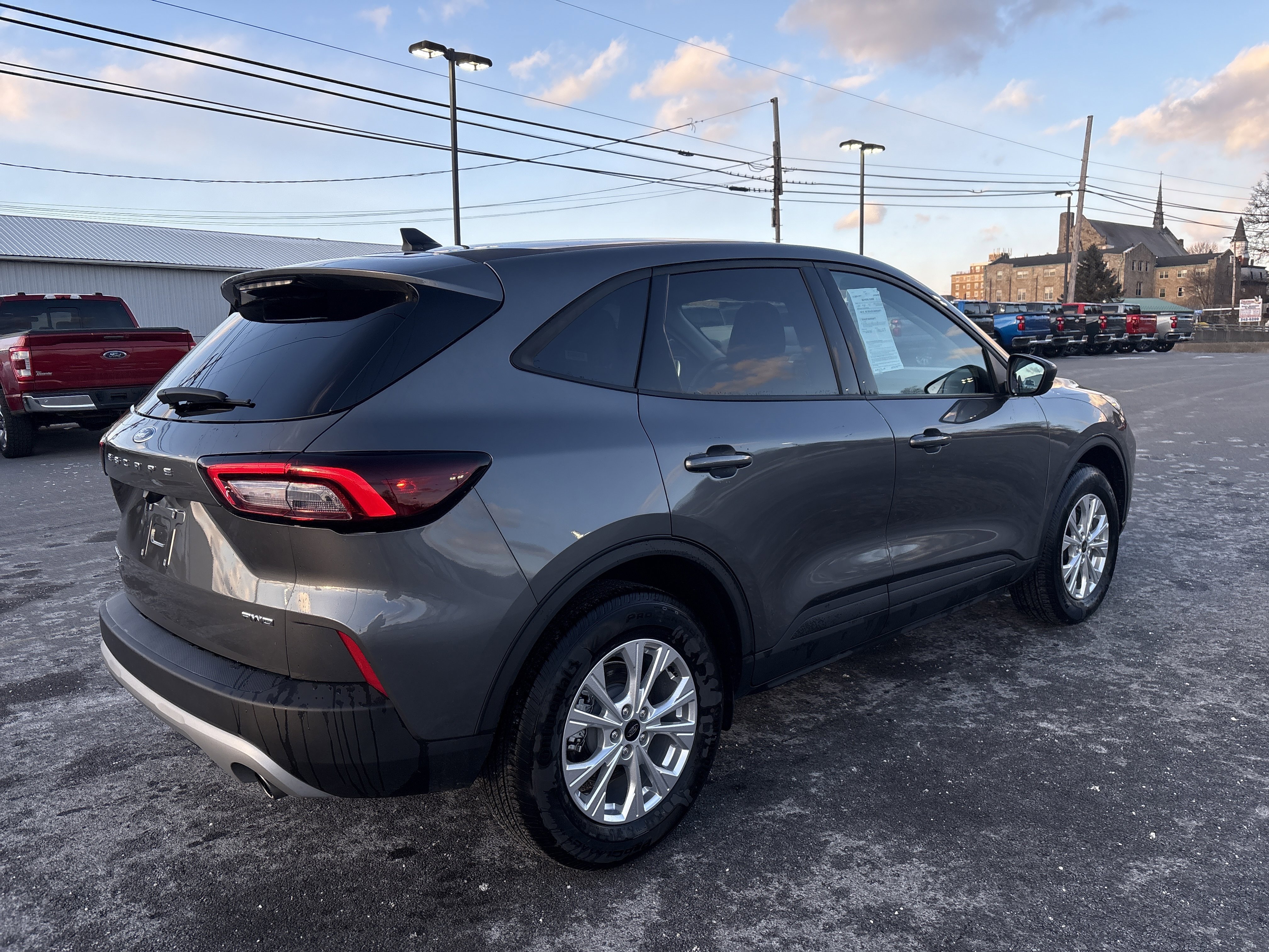 Used 2025 Ford Escape Active image 3