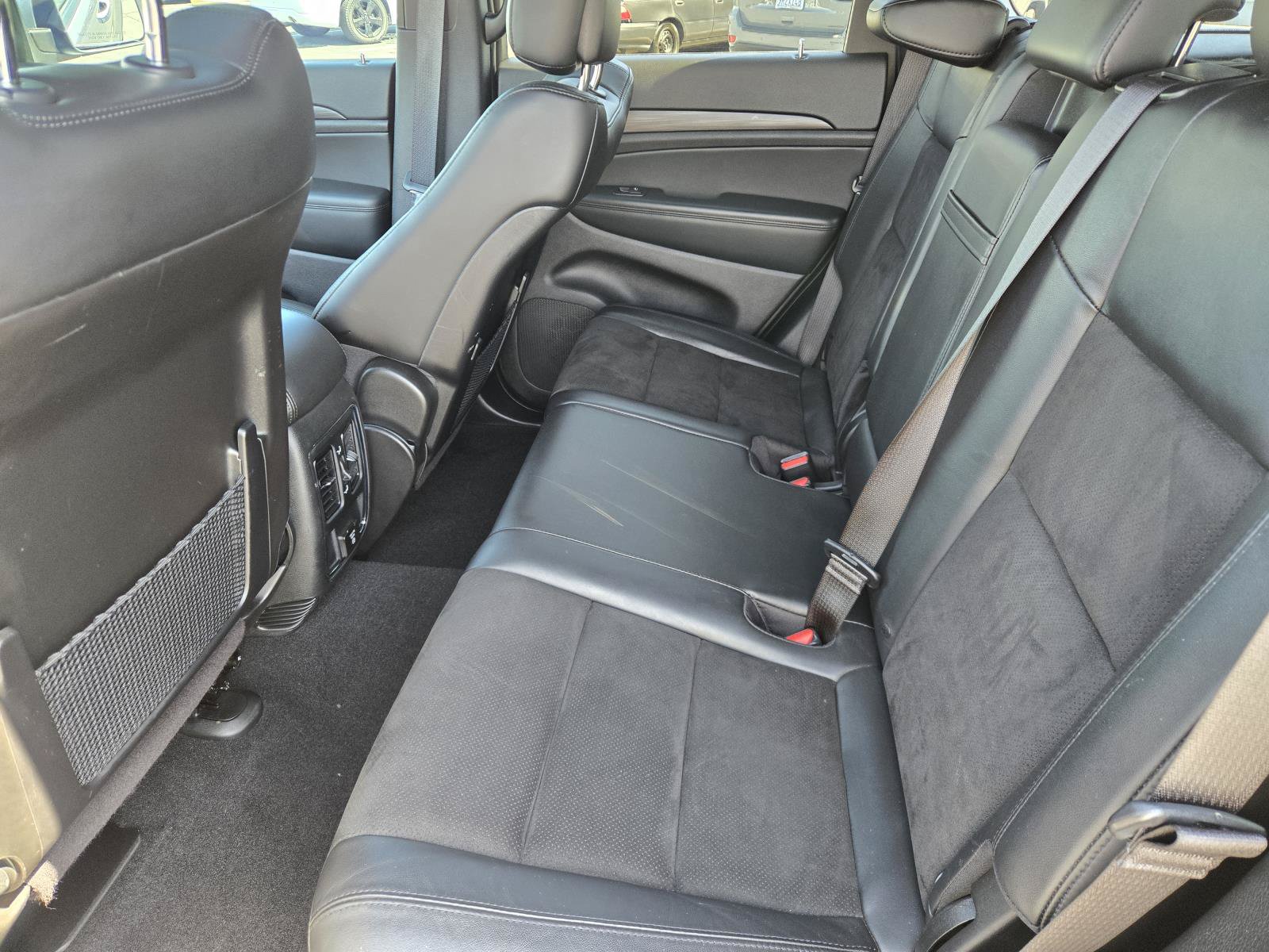 Certified 2021 Jeep Grand Cherokee Laredo X AWD/4WD image 25