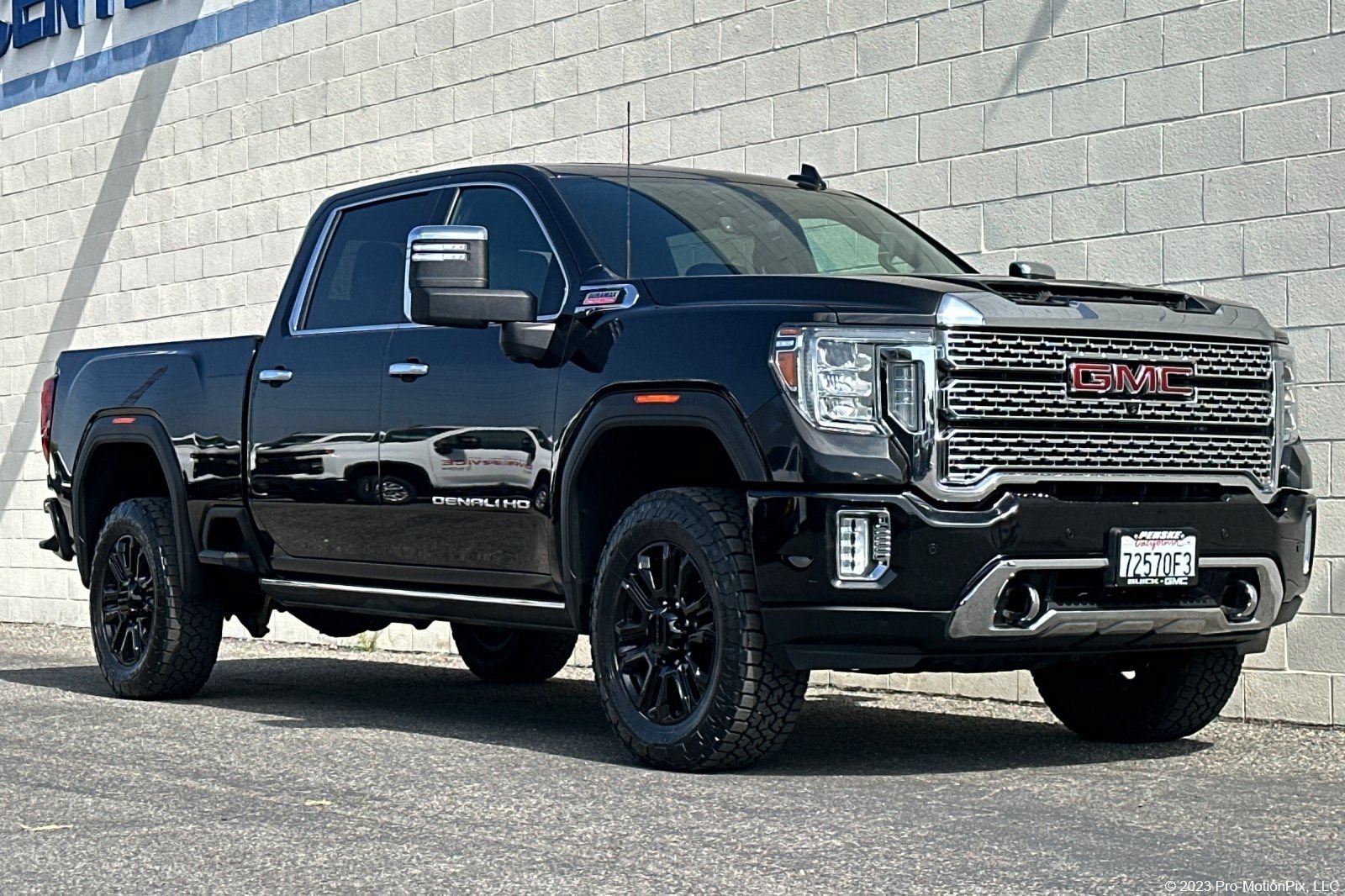 Certified 2021 GMC Sierra 2500 Denali w/ Denali Black Diamond Edition AWD/4WD image 1