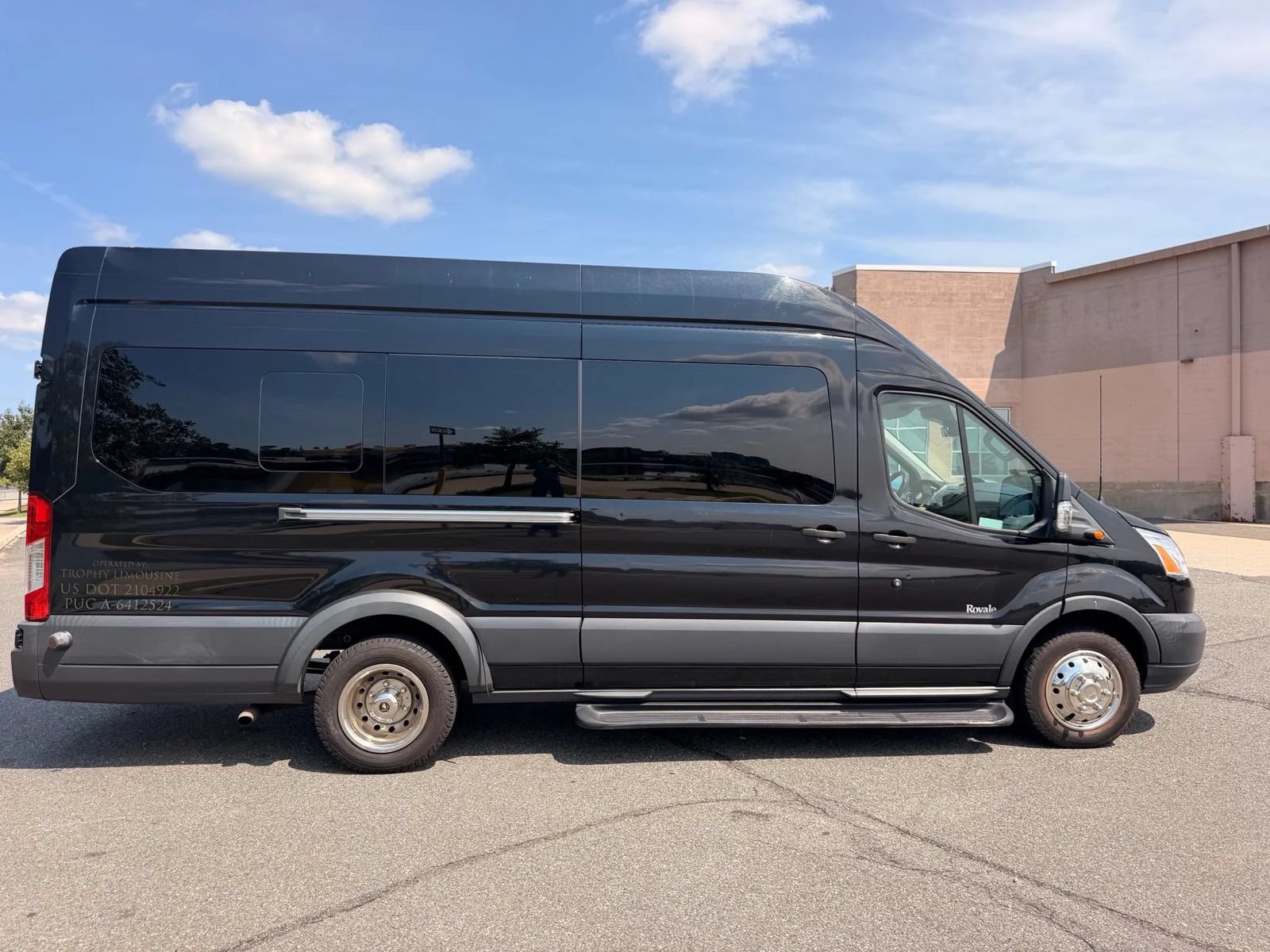 Used 2018 Ford Transit 350 XLT RWD image 4