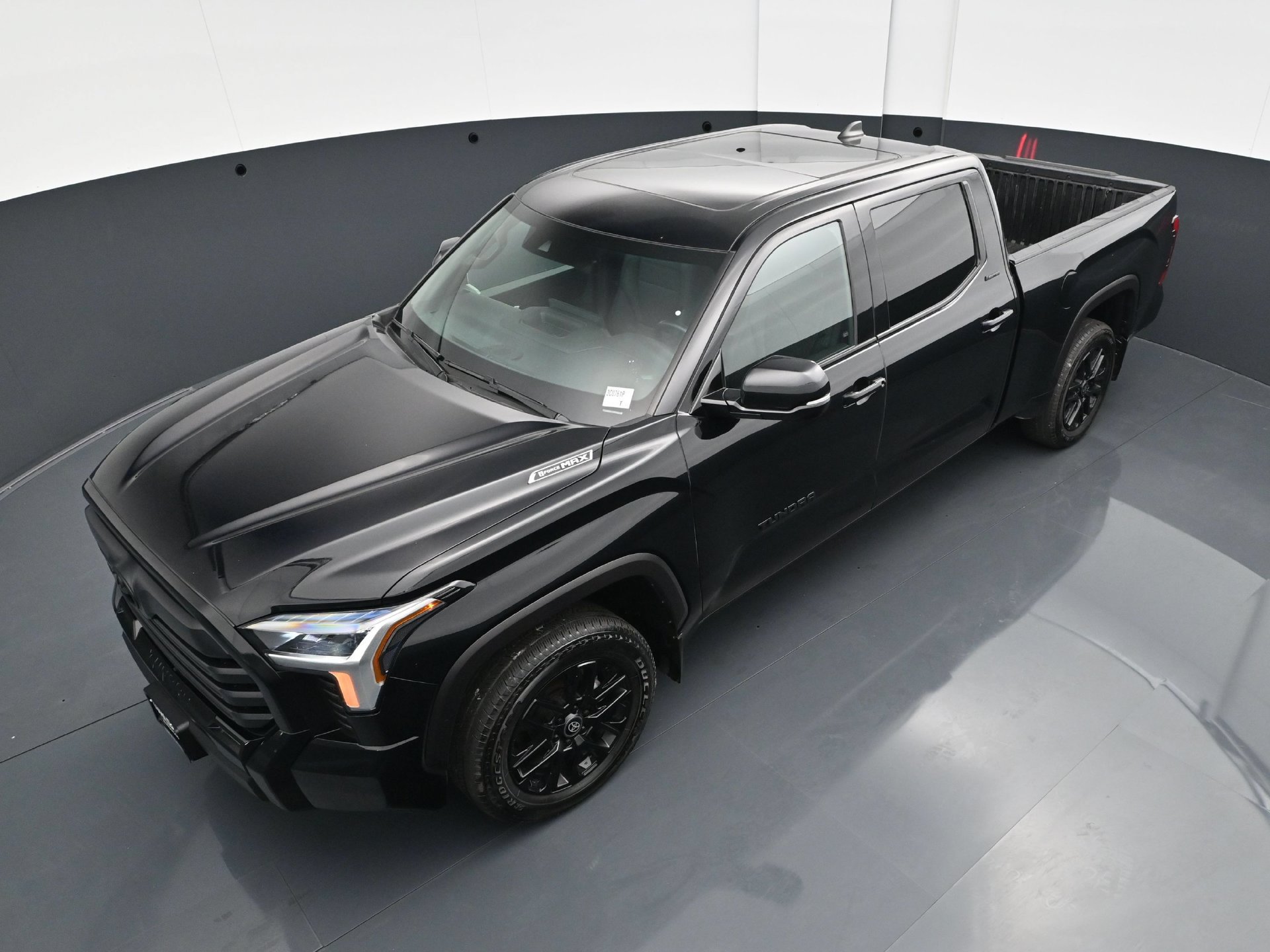 Used 2025 Toyota Tundra Limited AWD/4WD image 47