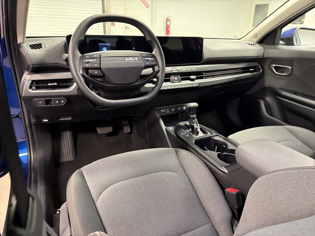 Used 2025 Kia K4 FWD image 24