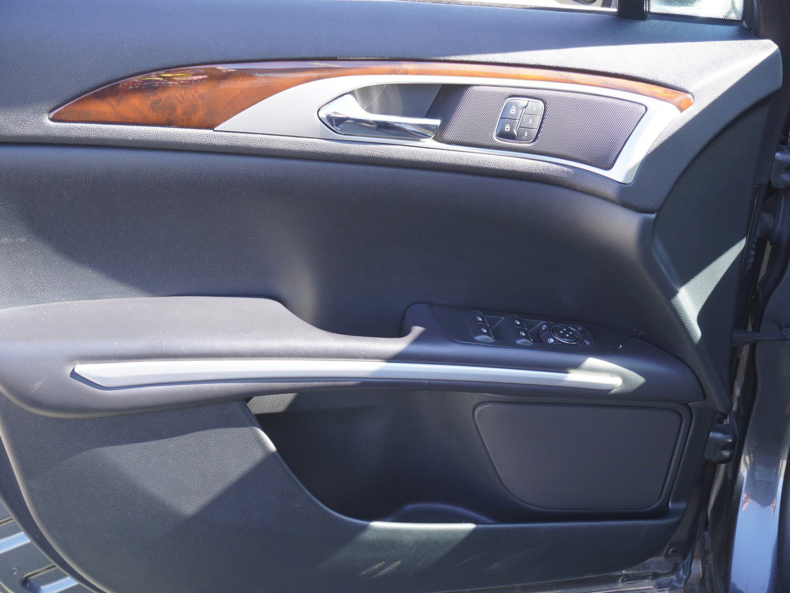 Used 2016 Lincoln MKZ w/ Equipment Group 300A Reserve image 19