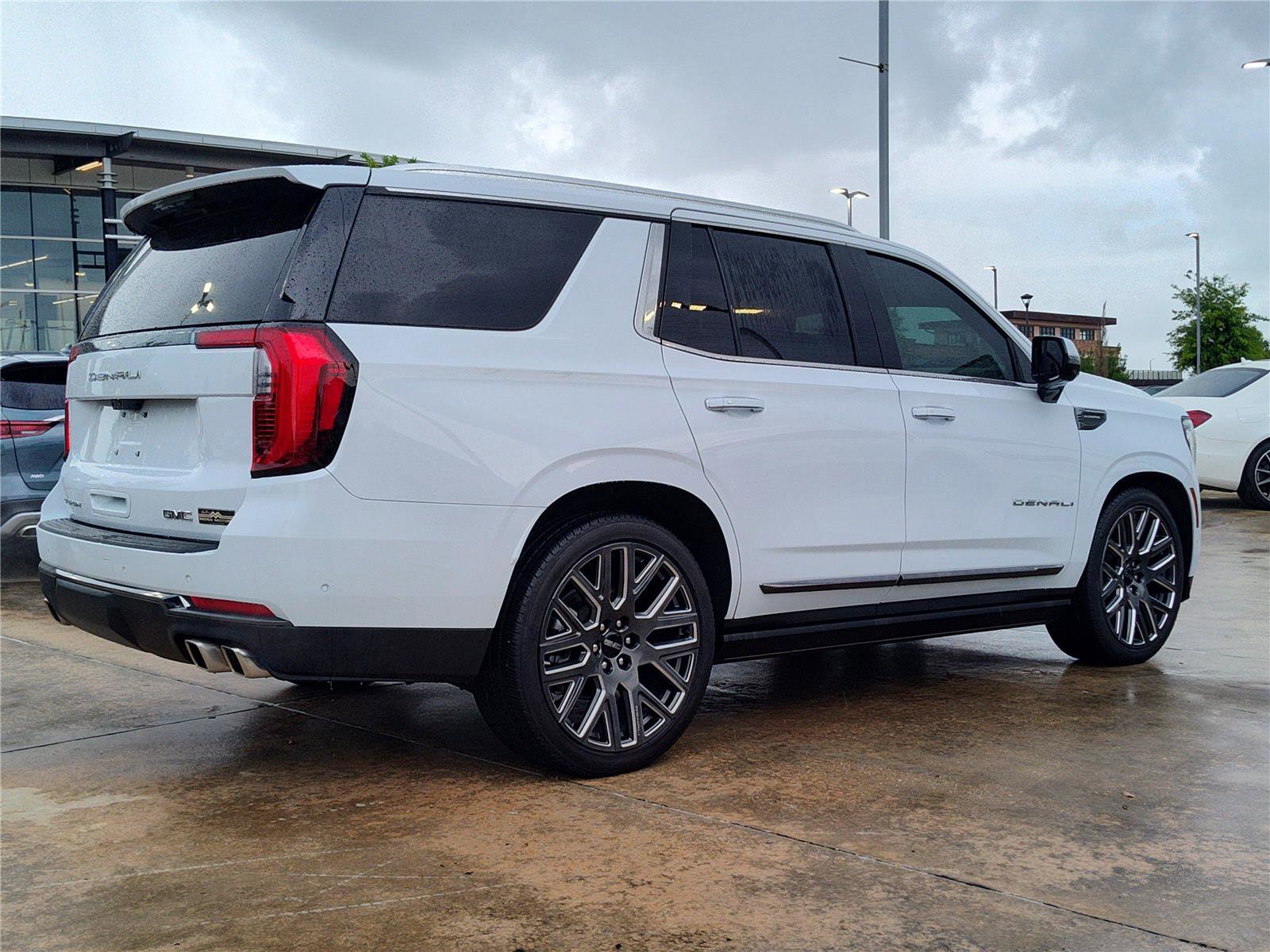 Used 2026 GMC Yukon Denali Ultimate AWD/4WD image 10