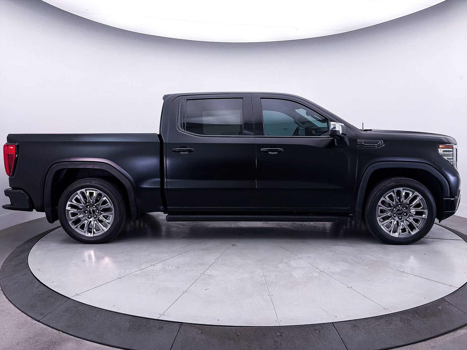 Used 2022 GMC Sierra 1500 Denali w/ Technology Package AWD/4WD image 44