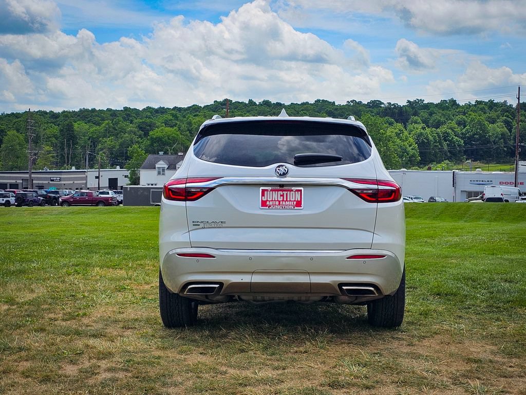 Used 2020 Buick Enclave Premium w/ Sun and Sites Package AWD/4WD image 4