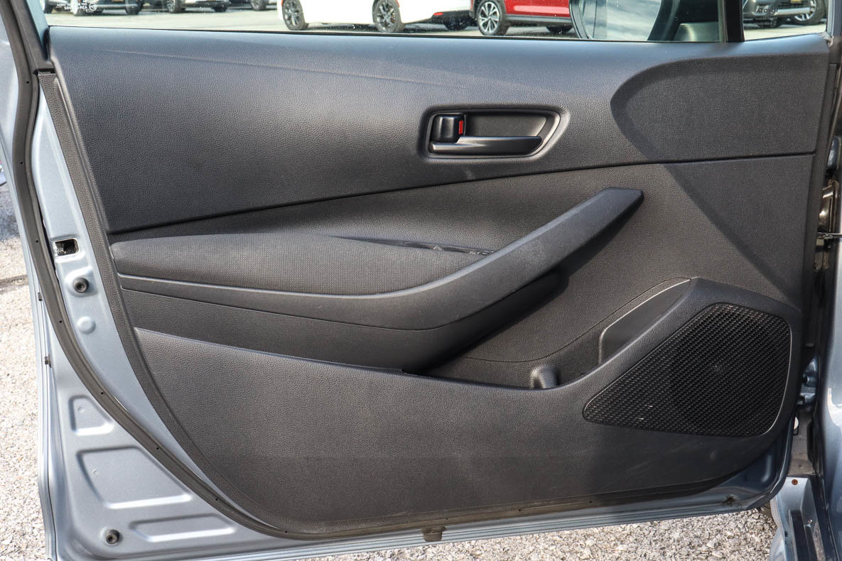 Used 2024 Toyota Corolla LE FWD image 13