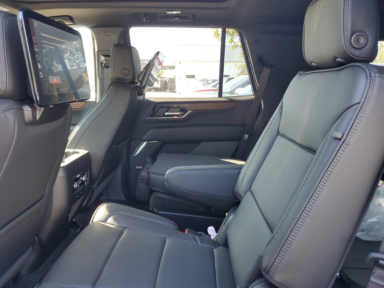 New 2026 GMC Yukon Denali w/ Denali Reserve Package AWD/4WD image 11