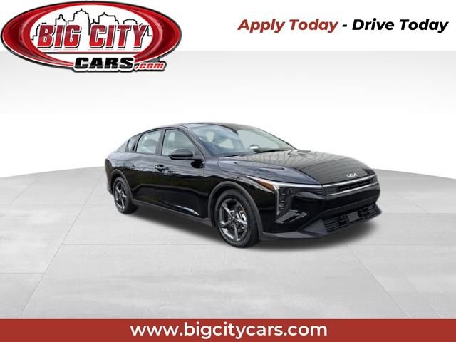 Used 2025 Kia K4 LXS image 1
