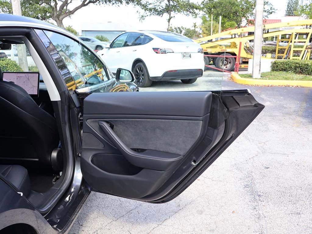 Used 2018 Tesla Model 3 Long Range AWD/4WD image 26