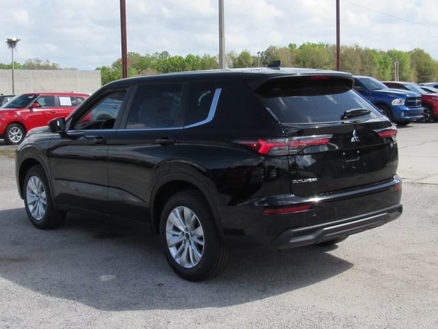 New 2026 Mitsubishi Outlander ES image 6