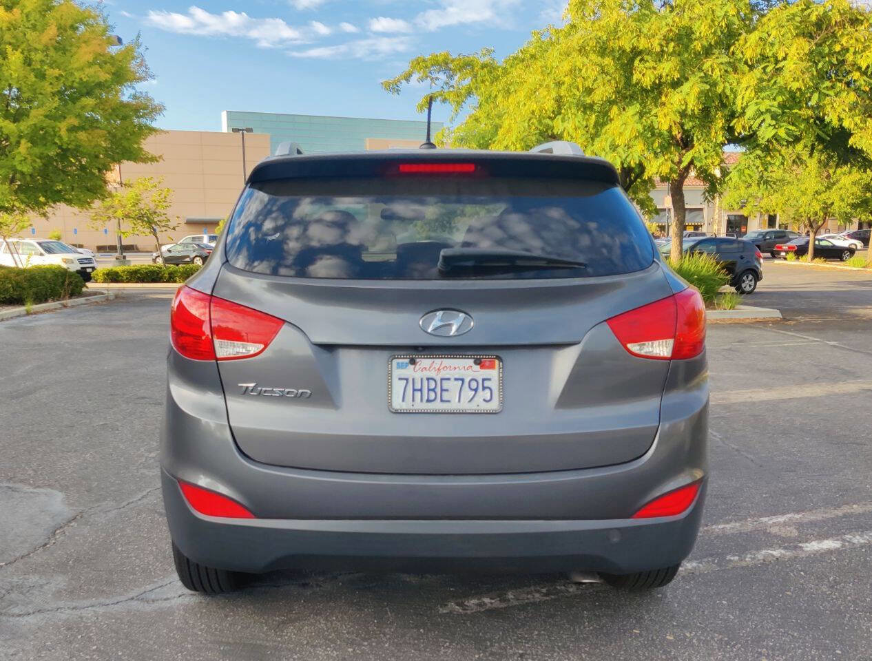 Used 2015 Hyundai Tucson SE image 5