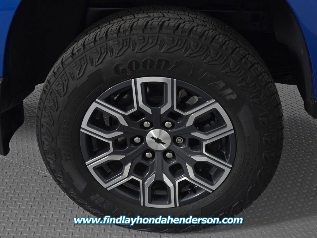 Used 2024 Chevrolet Colorado Z71 w/ Z71 Convenience Package 2 image 9