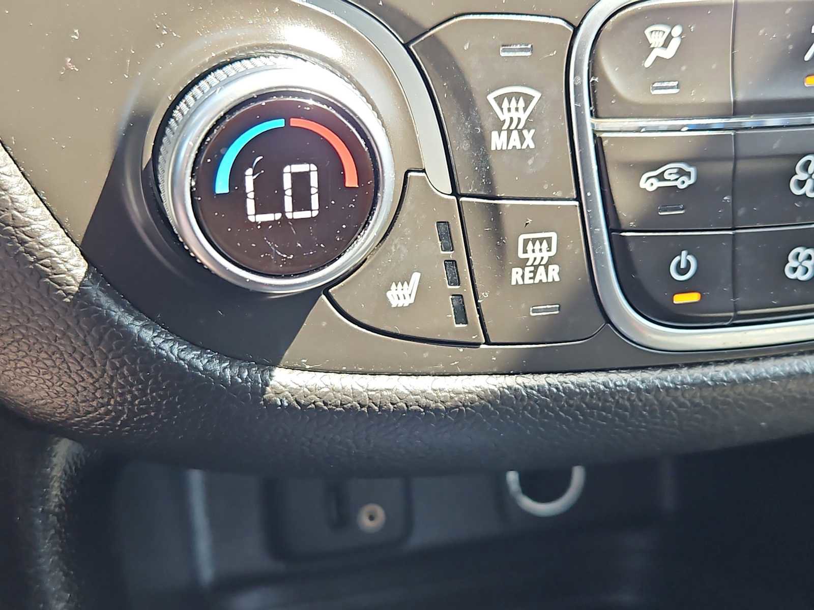 Used 2018 Chevrolet Equinox LT AWD/4WD image 18