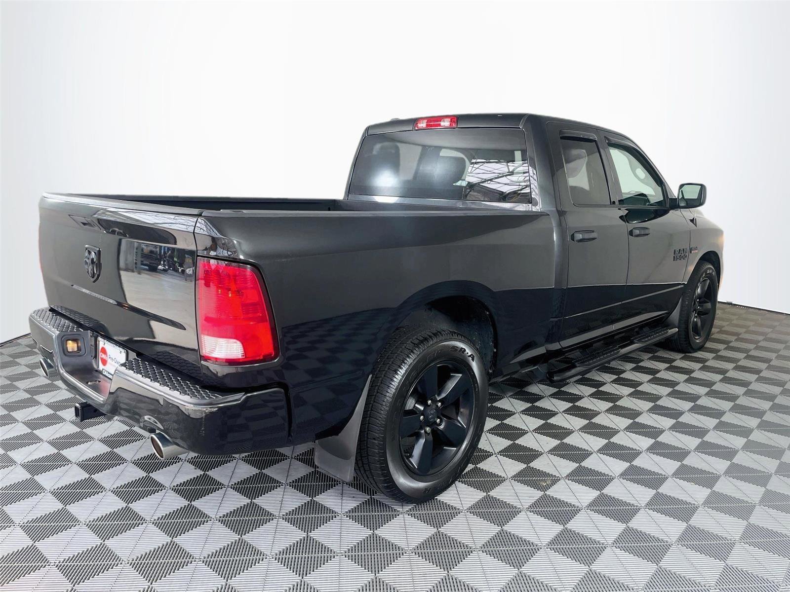 Used 2016 RAM 1500 Express w/ Black Ram 1500 Express Group RWD image 9