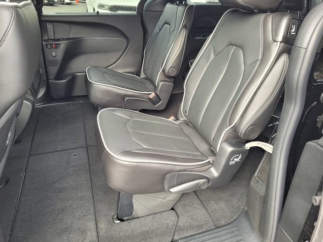New 2027 Chrysler Pacifica Limited AWD/4WD image 7
