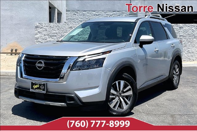 Used 2025 Nissan Pathfinder SL w/ Lighting Package (N92) AWD/4WD image 1