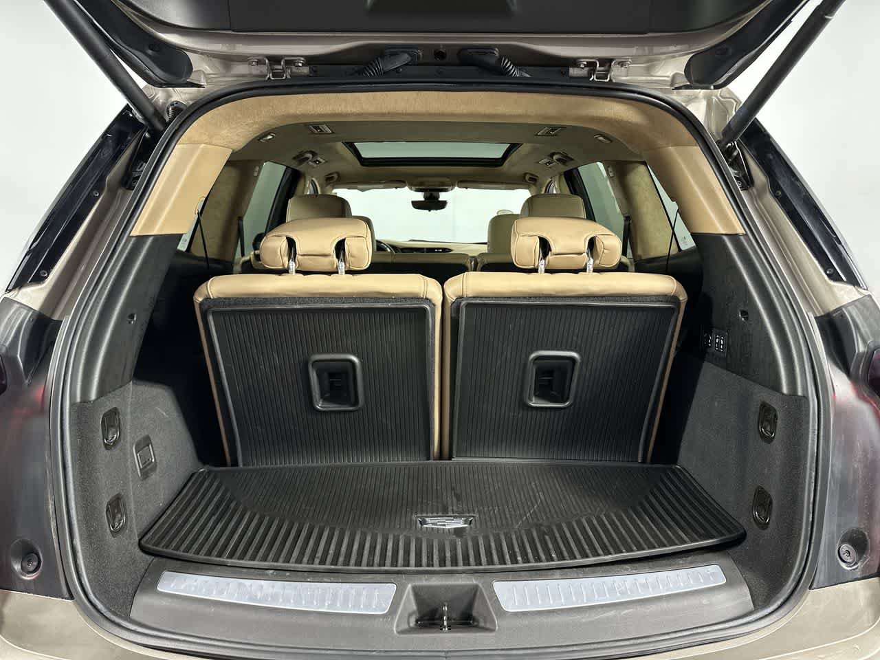 Used 2023 Cadillac XT6 Premium Luxury w/ Platinum Package AWD/4WD image 17