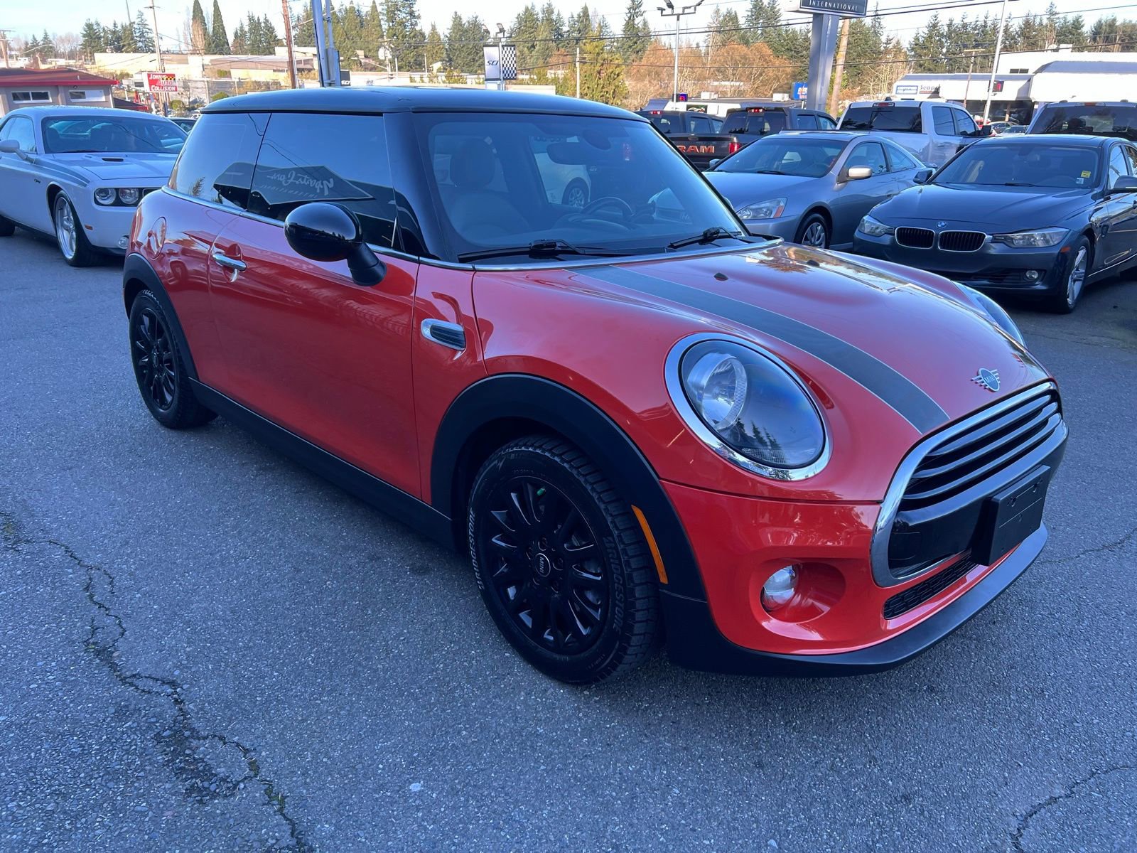 Used 2019 MINI Cooper 2-Door Hardtop FWD image 7