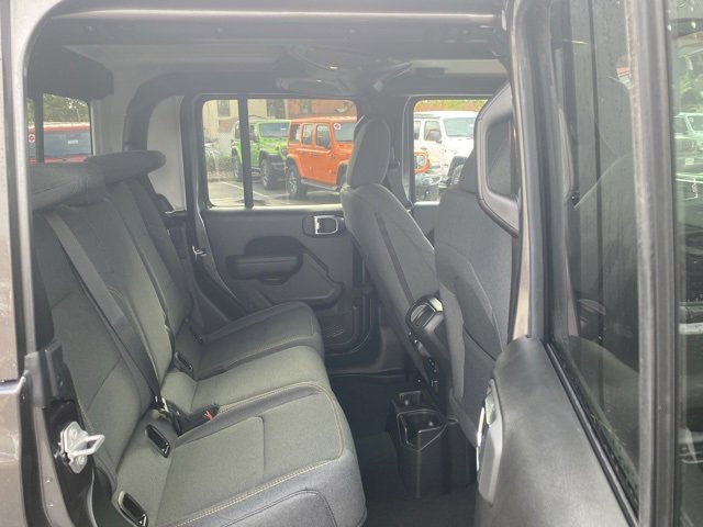 New 2025 Jeep Gladiator Sport image 30