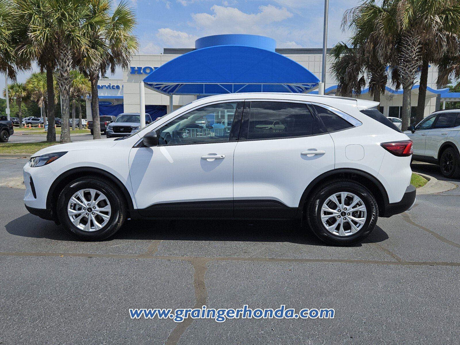 Used 2023 Ford Escape Active image 2