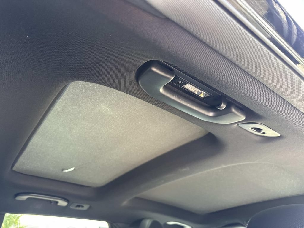Used 2021 Mercedes-Benz GLC 300 image 12