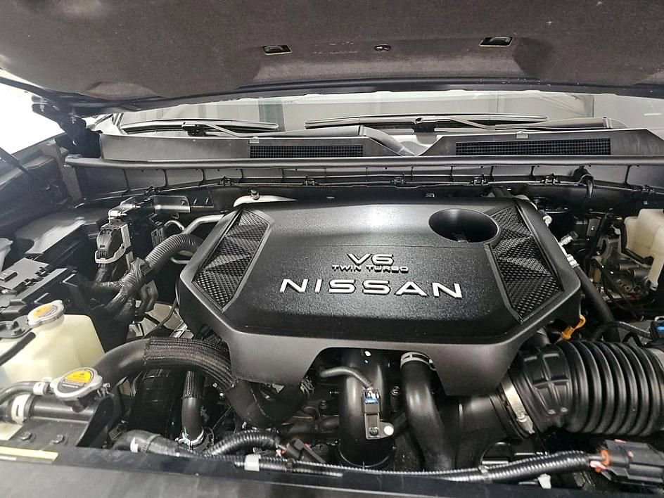 Used 2025 Nissan Armada PRO-4X image 6