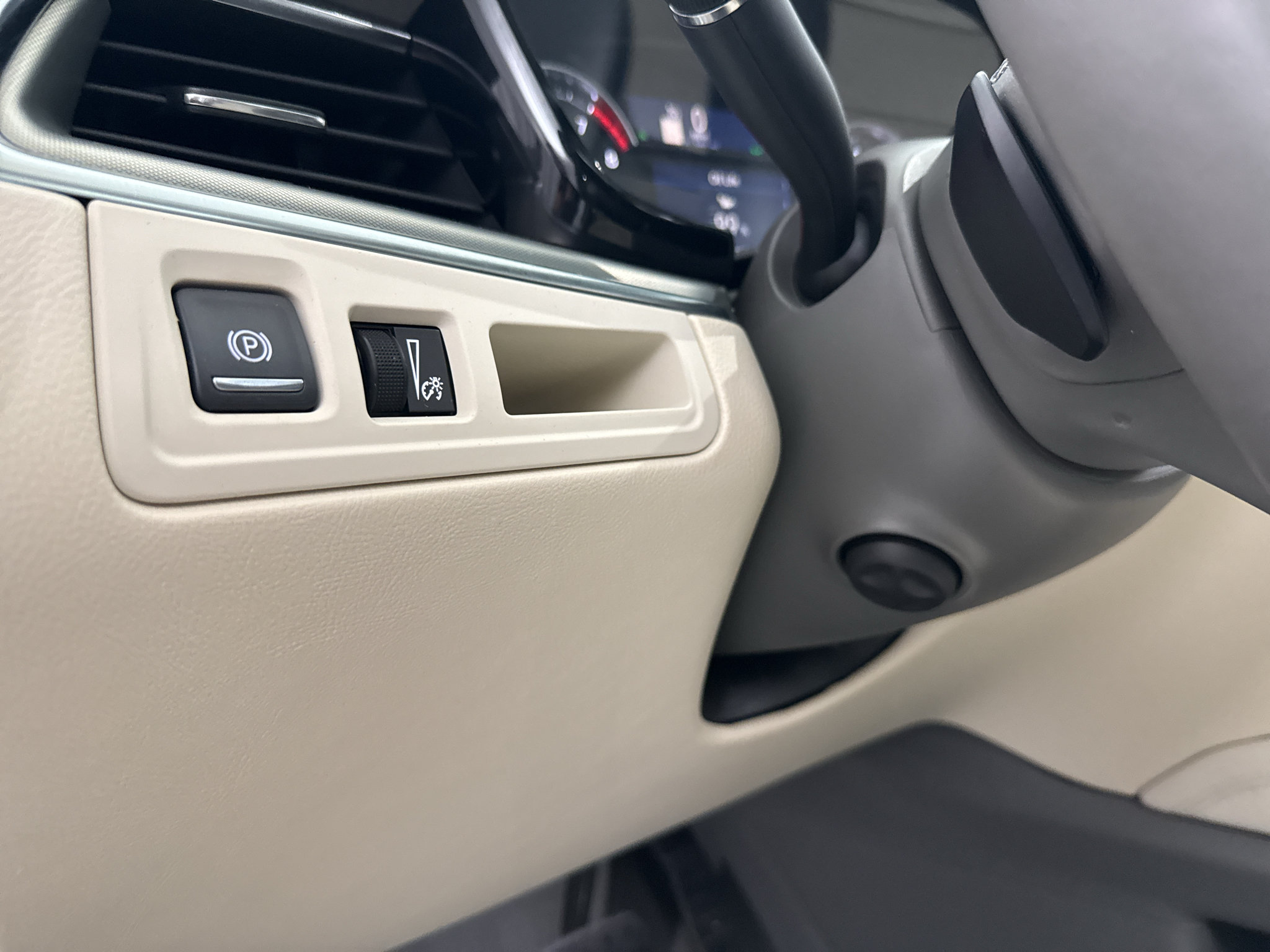 Used 2024 Cadillac XT5 Premium Luxury FWD image 16
