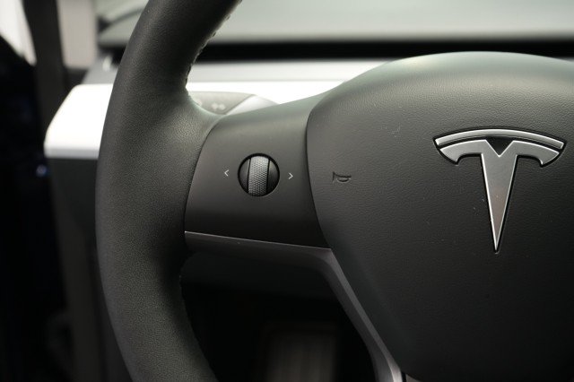 Used 2025 Tesla Model Y Performance AWD/4WD image 25