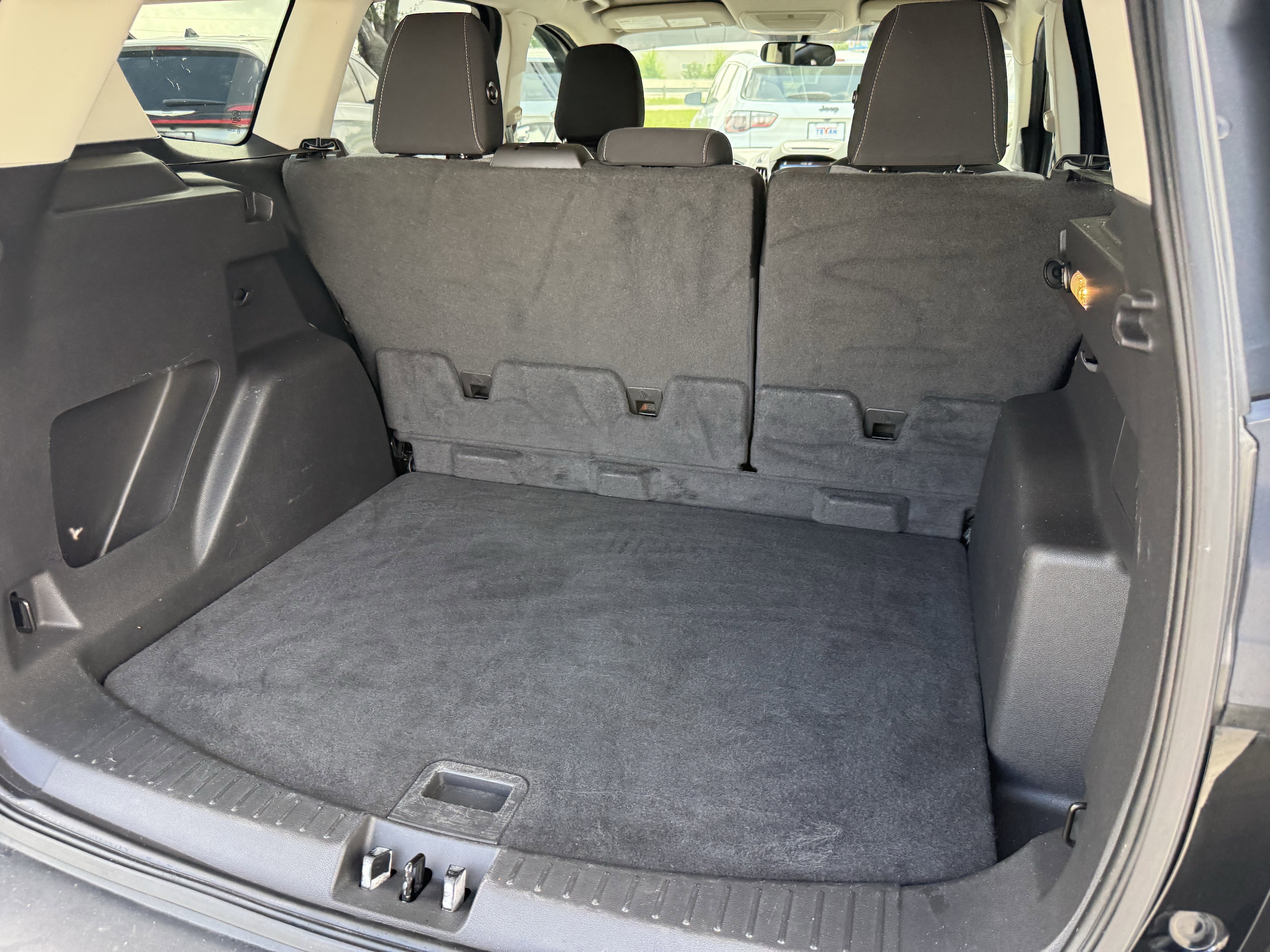 Used 2018 Ford Escape SE w/ SE Sync 3 Package FWD image 32