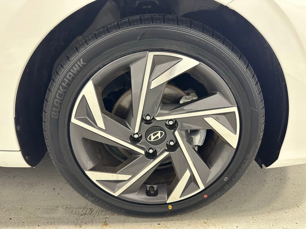 Used 2025 Hyundai Elantra Sport image 57