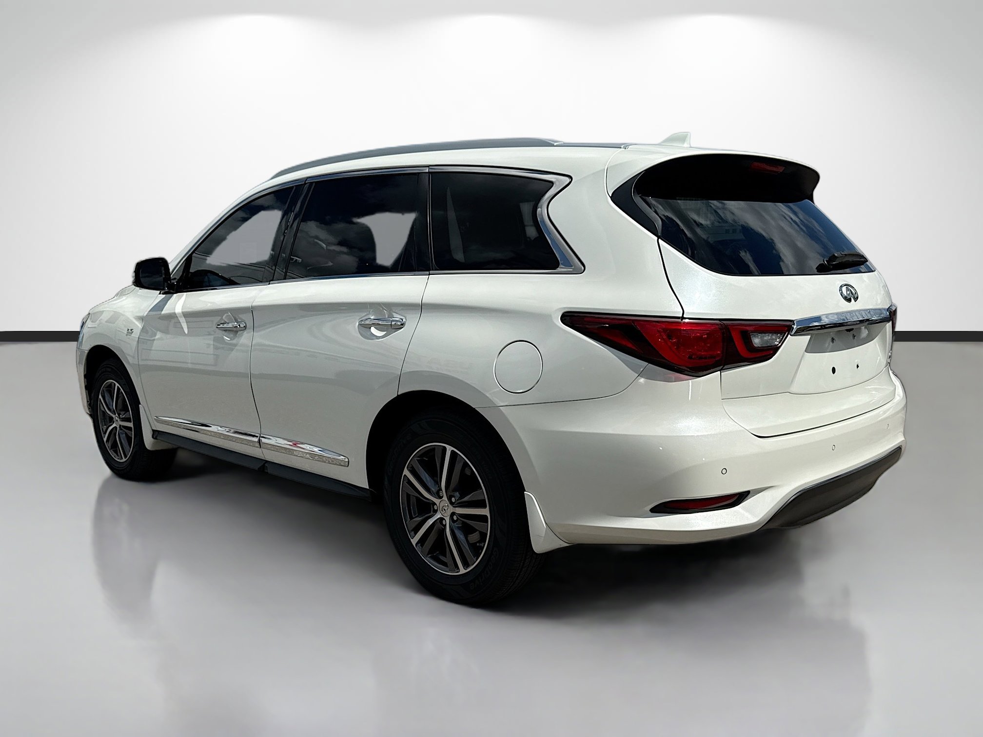 Used 2020 INFINITI QX60 Luxe w/ Essential Package FWD image 5