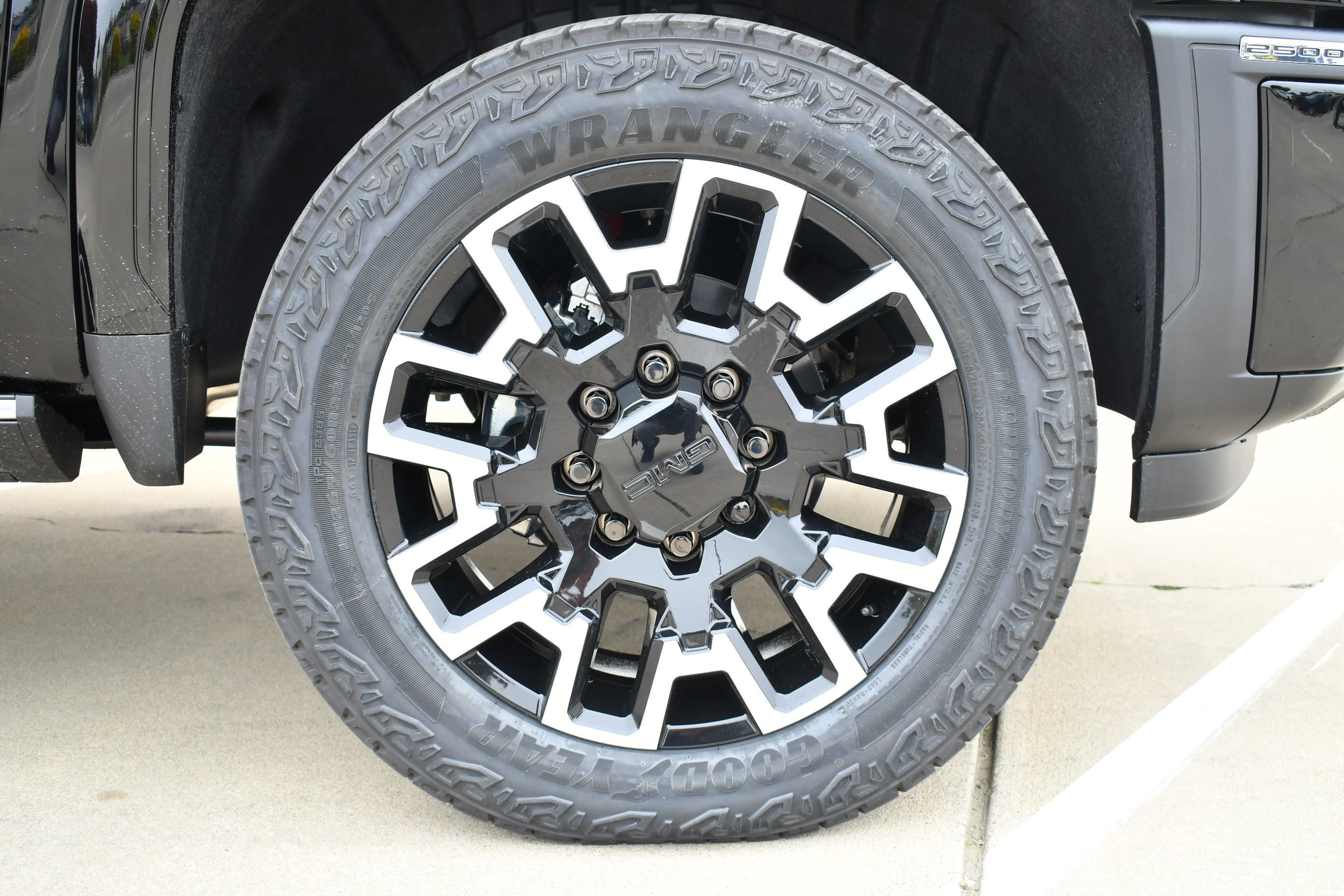 New 2026 GMC Sierra 2500 Denali w/ Denali Reserve Package image 14