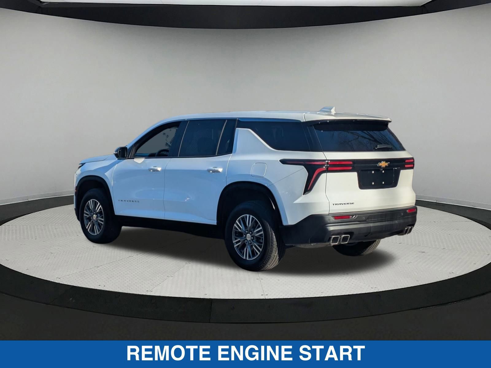 Used 2024 Chevrolet Traverse LS image 6