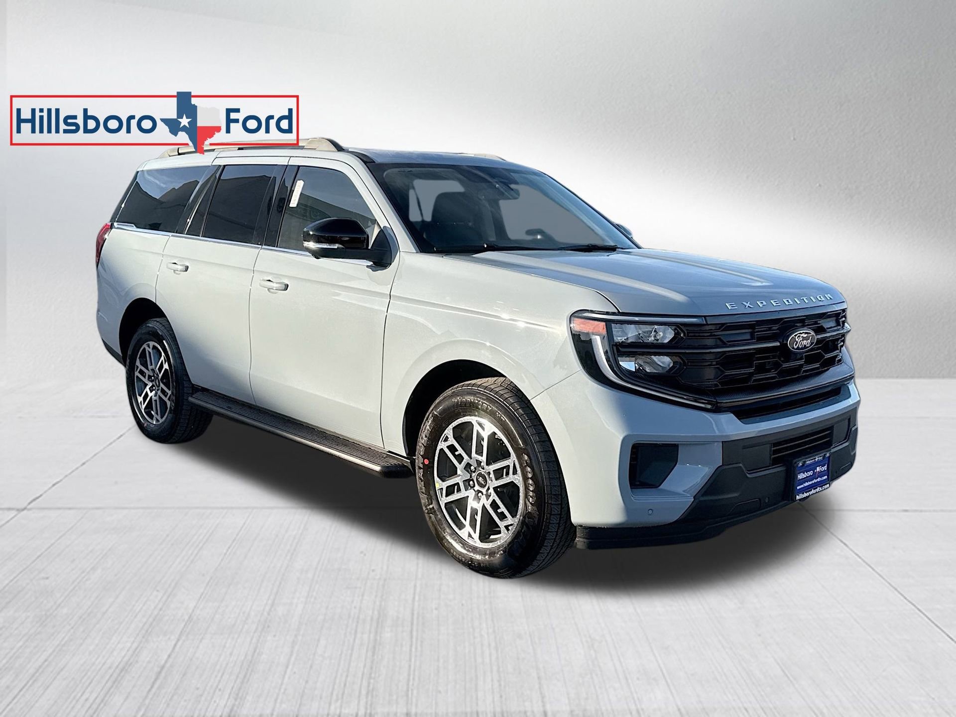 New 2025 Ford Expedition Active image 3