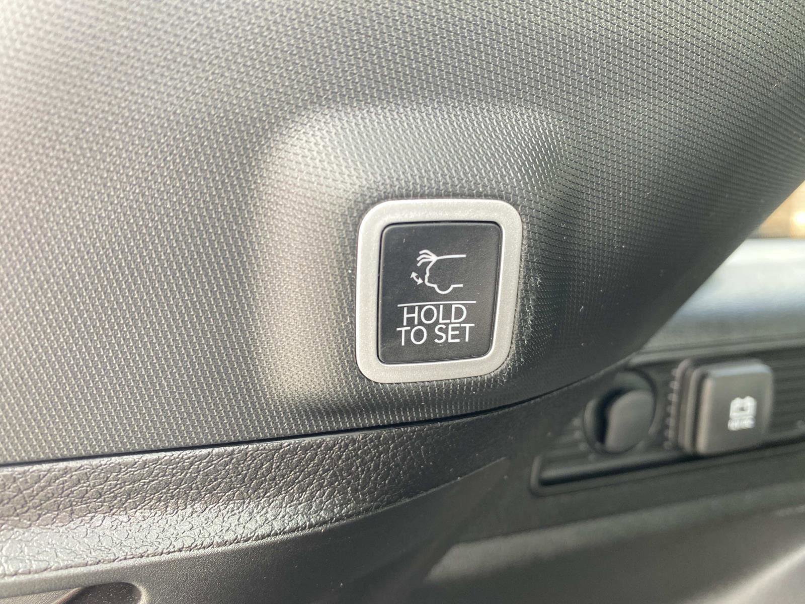 Certified 2024 Jeep Grand Cherokee Laredo X w/ Luxury Tech Group I image 7