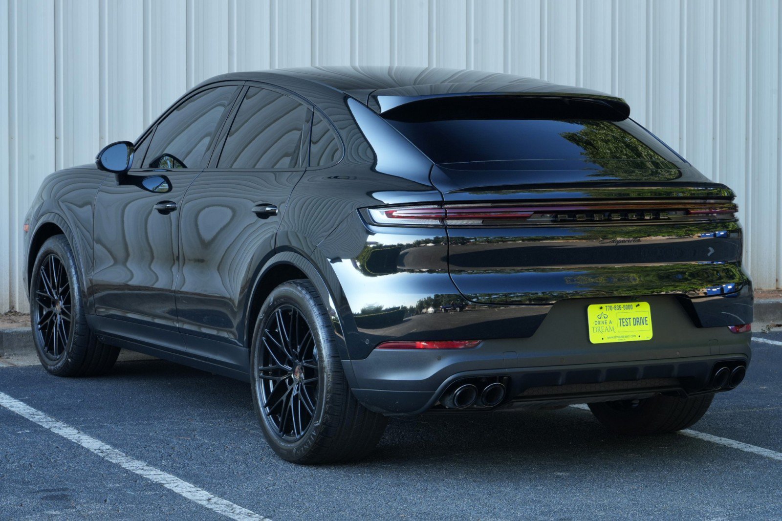 Used 2025 Porsche Cayenne Coupe AWD/4WD image 56
