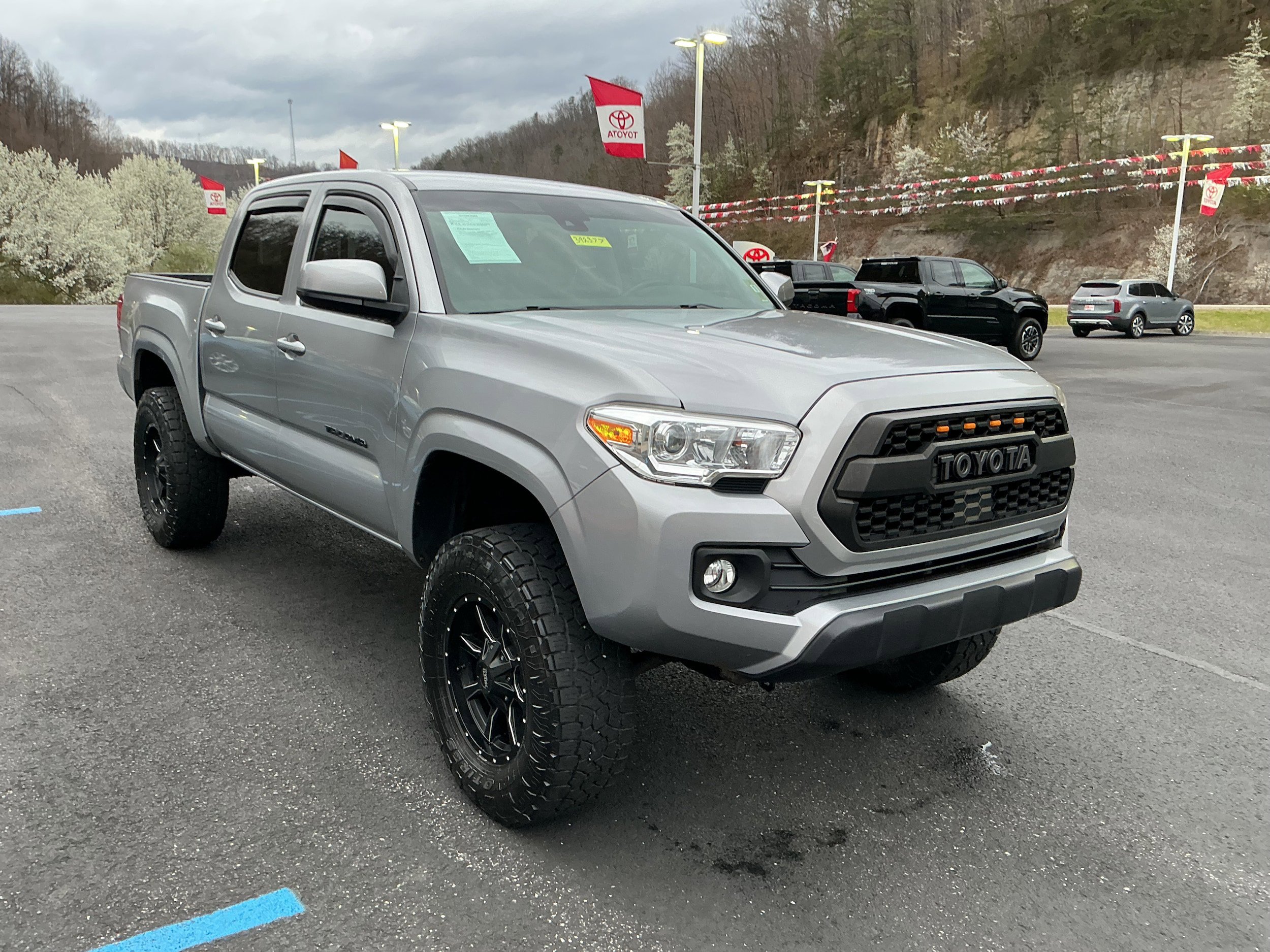 Used 2021 Toyota Tacoma SR image 5