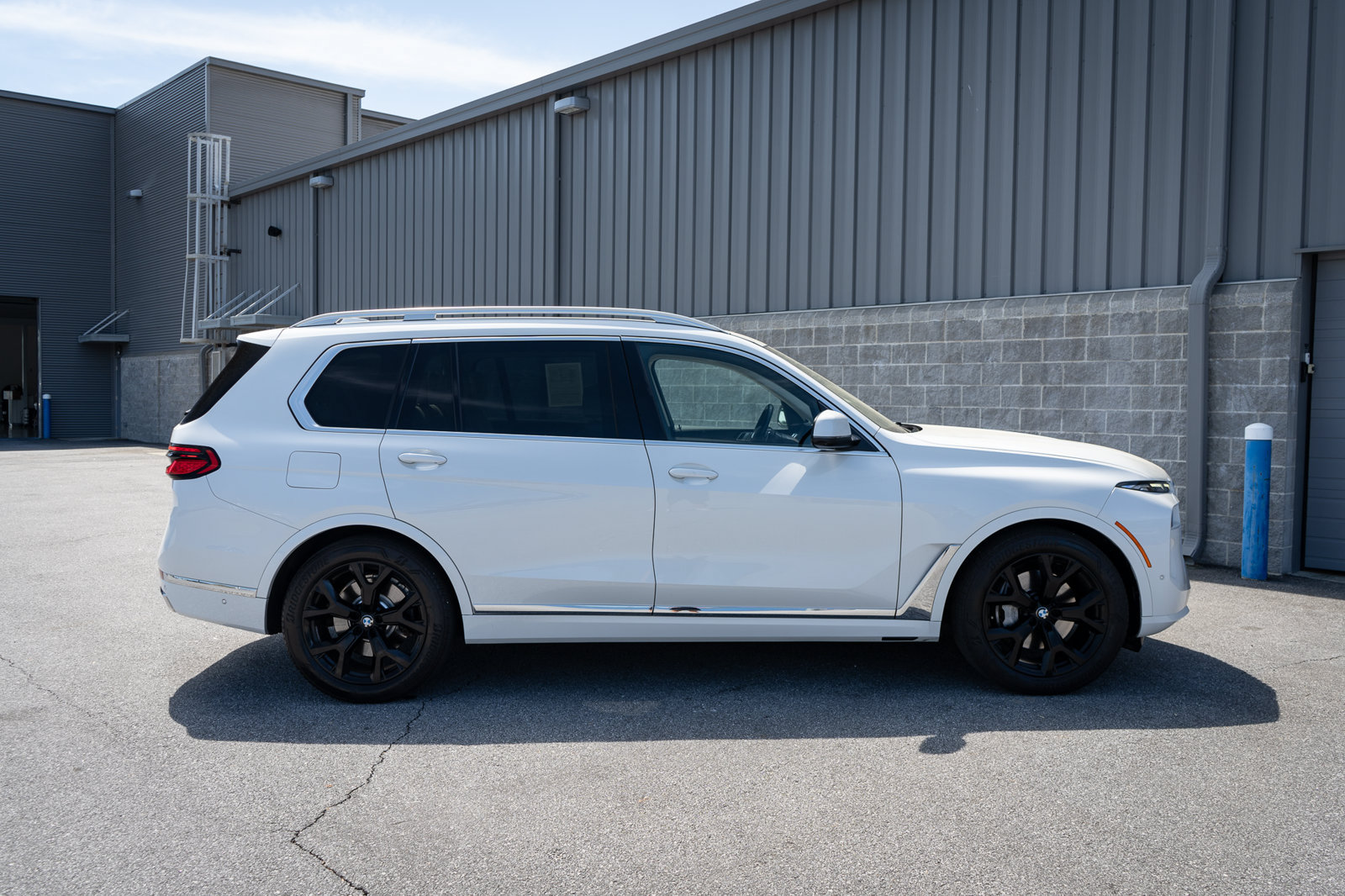 Used 2023 BMW X7 xDrive40i w/ Executive Package AWD/4WD image 19