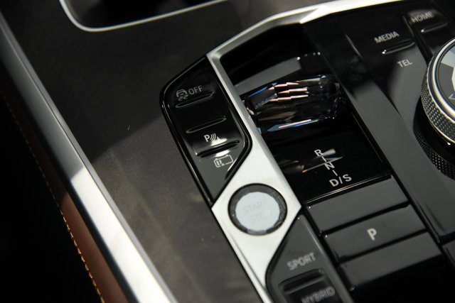 New 2026 BMW X5 xDrive50e w/ Executive Package image 17